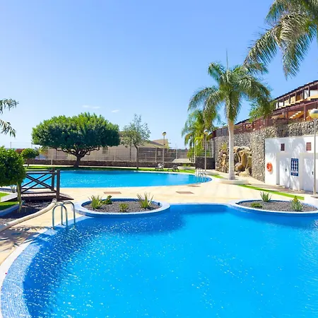 4x Bedrooms Poolside In Amarilla Golf *